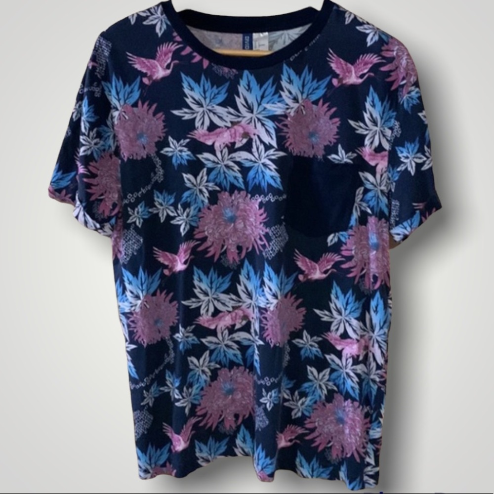 H&M DIVIDED Blue & Pink Bird & Floral Print Short Sleeve Pocket T Shirt